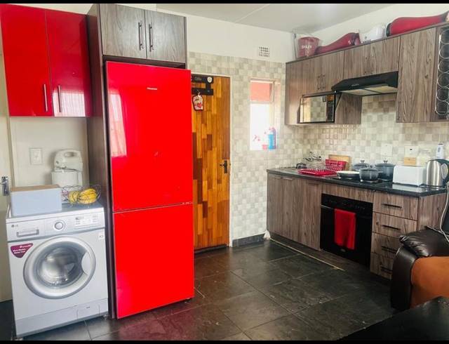 2 BEDROOM APARTMENT FOR SALE IN FLEURHOF